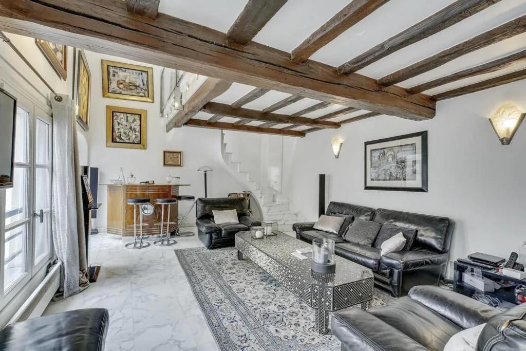 Louvre Terrace *